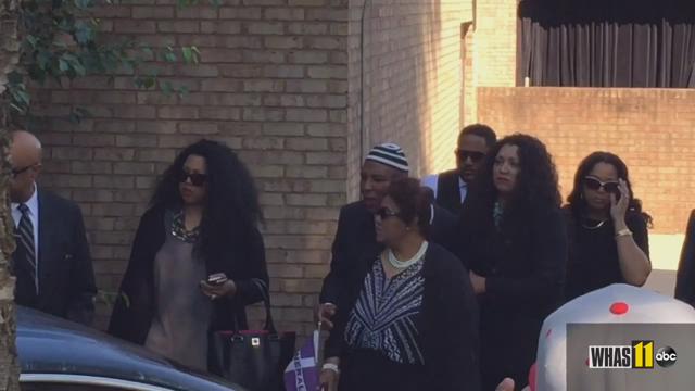 Muhammad Ali S Family Gathers At A D Porter Sons Funeral Home Wzzm13 Com